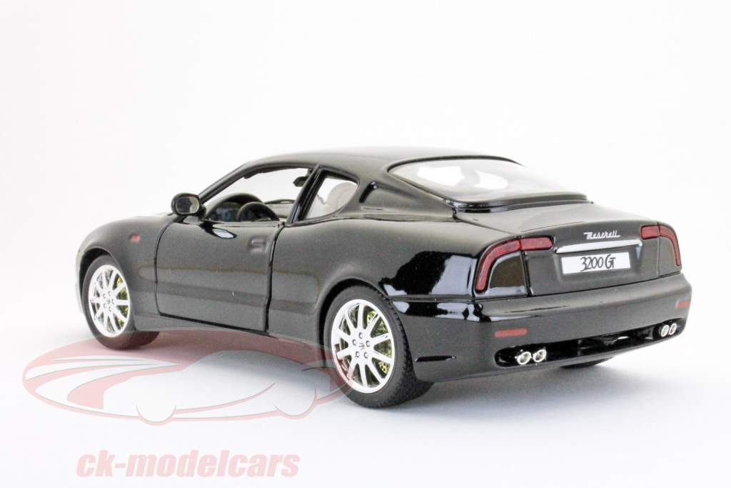 玛莎拉蒂3200 GT双门轿跑车2000年黑色/黑色1:18 Bburago