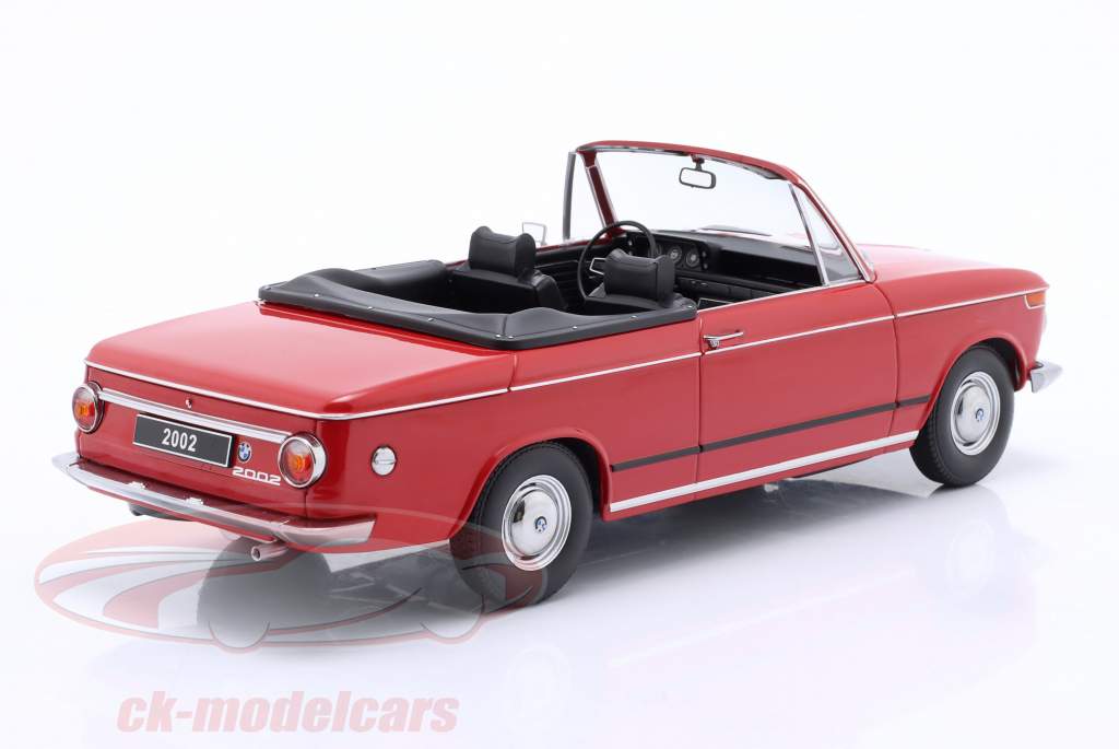 BMW 2002 Cabriolet Bouwjaar 1971 rood 1:18 KK-Scale