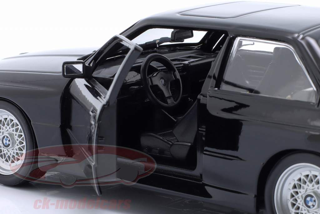 BMW M3 (E30) Année de construction 1988 noir 1:24 Bburago
