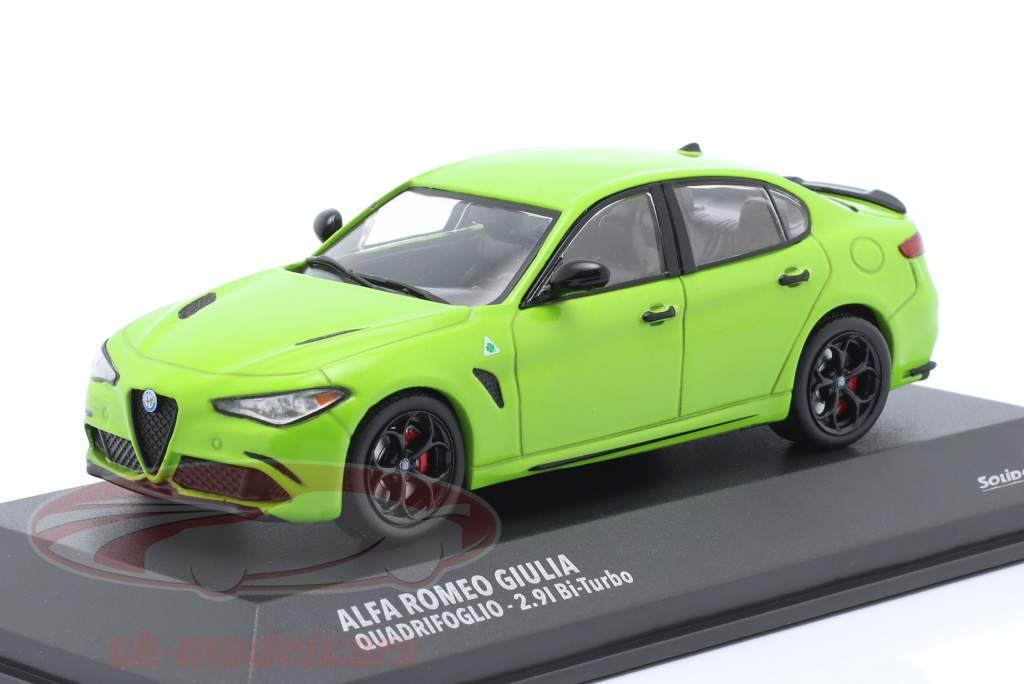 Alfa Romeo Giulia Quadrifoglio Bouwjaar 2019 zuur groente 1:43 Solido