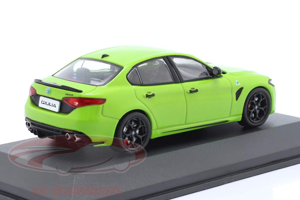 Alfa Romeo Giulia Quadrifoglio Bouwjaar 2019 zuur groente 1:43 Solido
