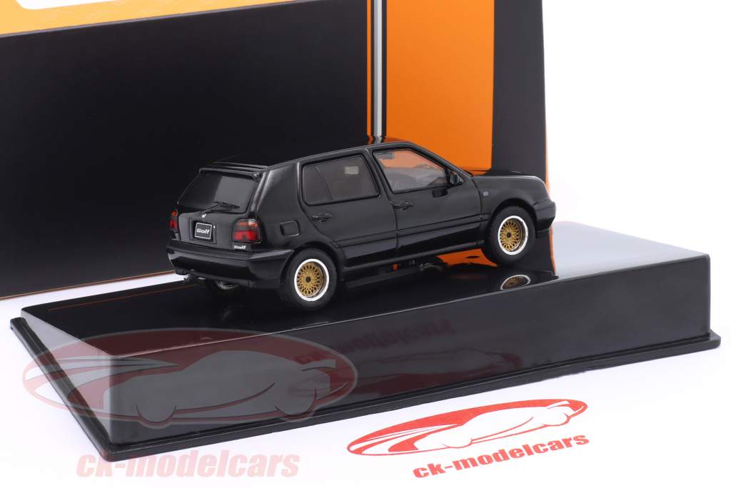 Volkswagen VW Golf III Custom Bouwjaar 1993 zwart 1:43 Ixo