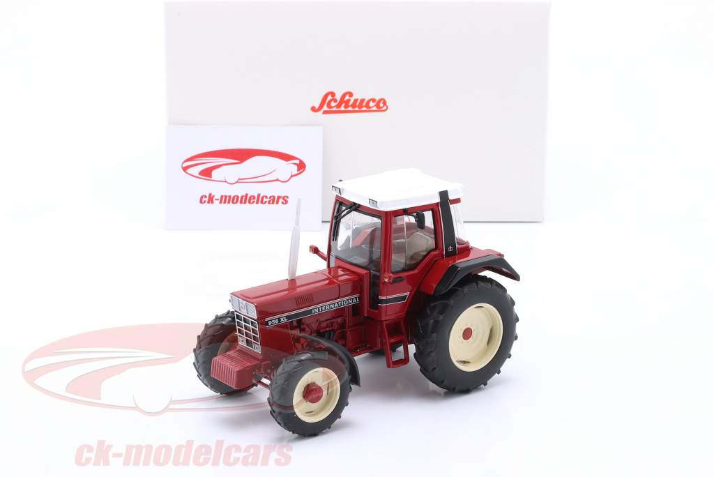 Case International 956 XL red / white 1:32 Schuco