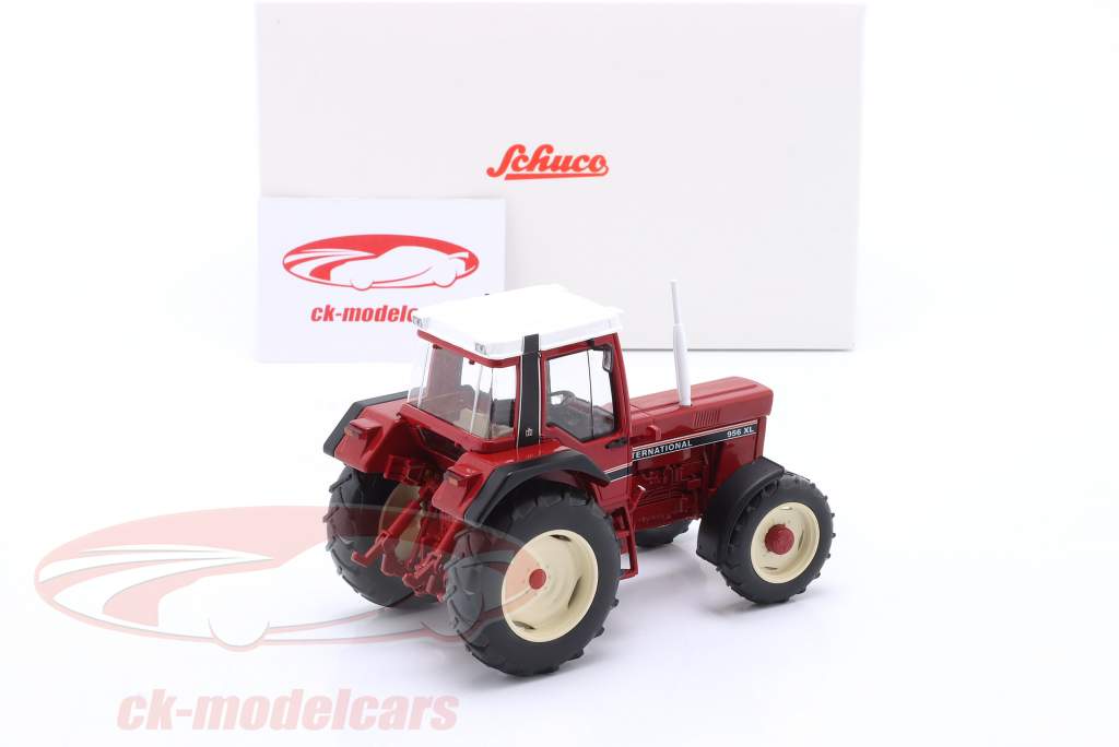 Case International 956 XL red / white 1:32 Schuco