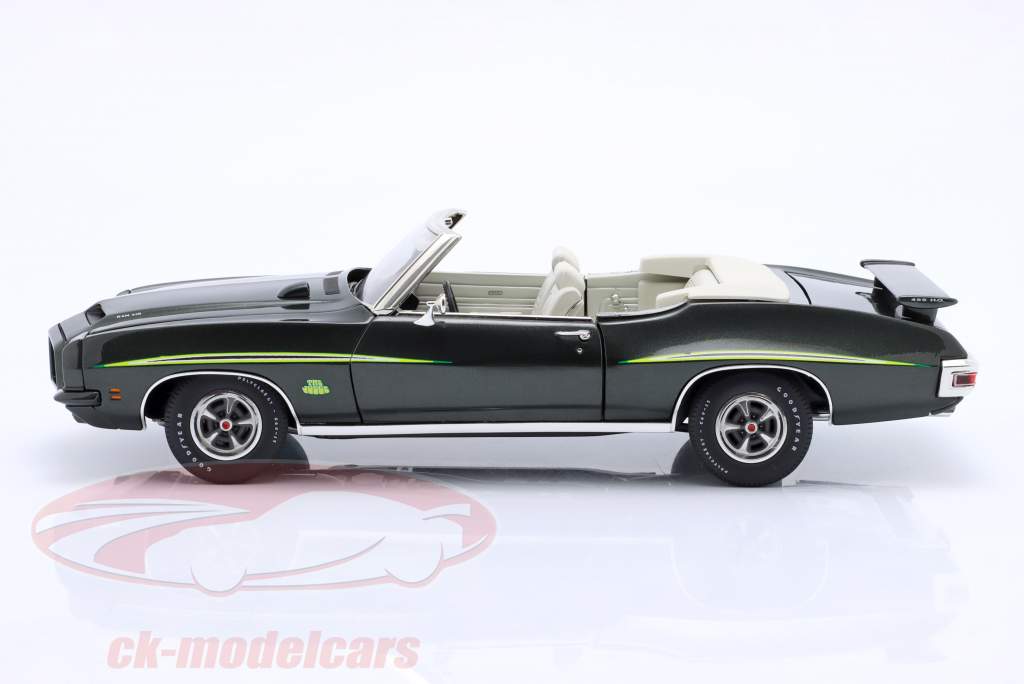 Pontiac GTO Judge Convertible Baujahr 1970 dunkelgrün metallic 1:18 GMP