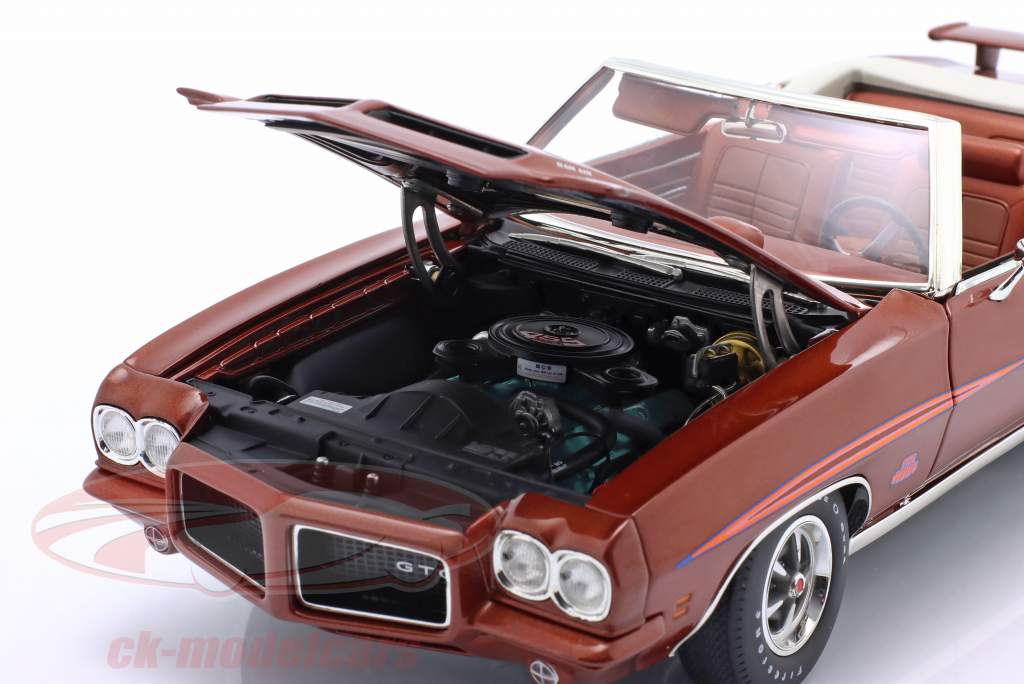 Pontiac GTO Judge Convertible Baujahr 1971 bronze metallic 1:18 GMP