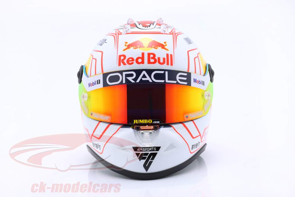 Max Verstappen Red Bull Racing #1 Sieger Japan GP Formel 1 Weltmeister 2023 Helm 1:2 Schuberth