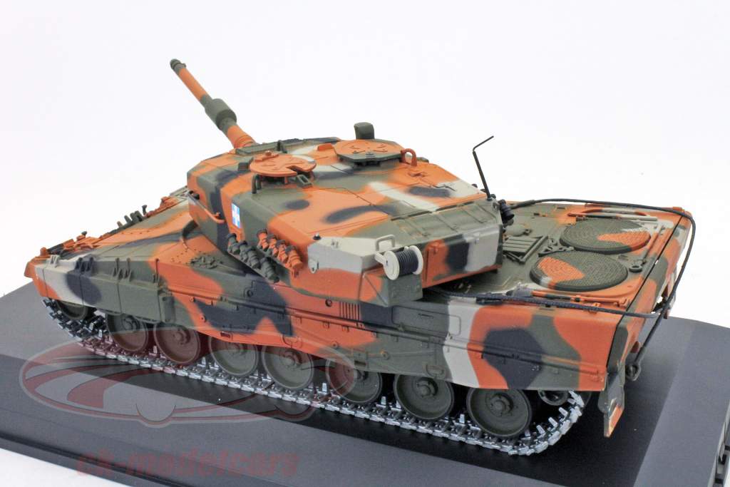 Leopard 2A4GR Armoured Brigade XX Armoured Division XX Thessaloniki Greece in October 2005 1:35 Minichamps