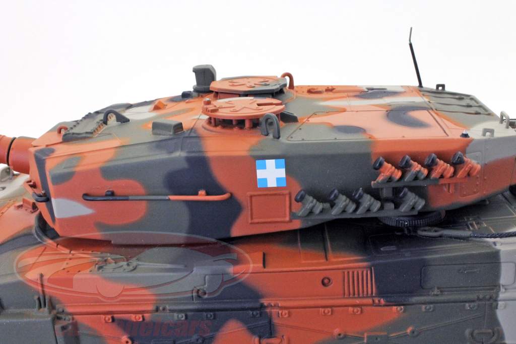 Leopard 2A4GR Armoured Brigade XX Armoured Division XX Thessaloniki Greece in October 2005 1:35 Minichamps