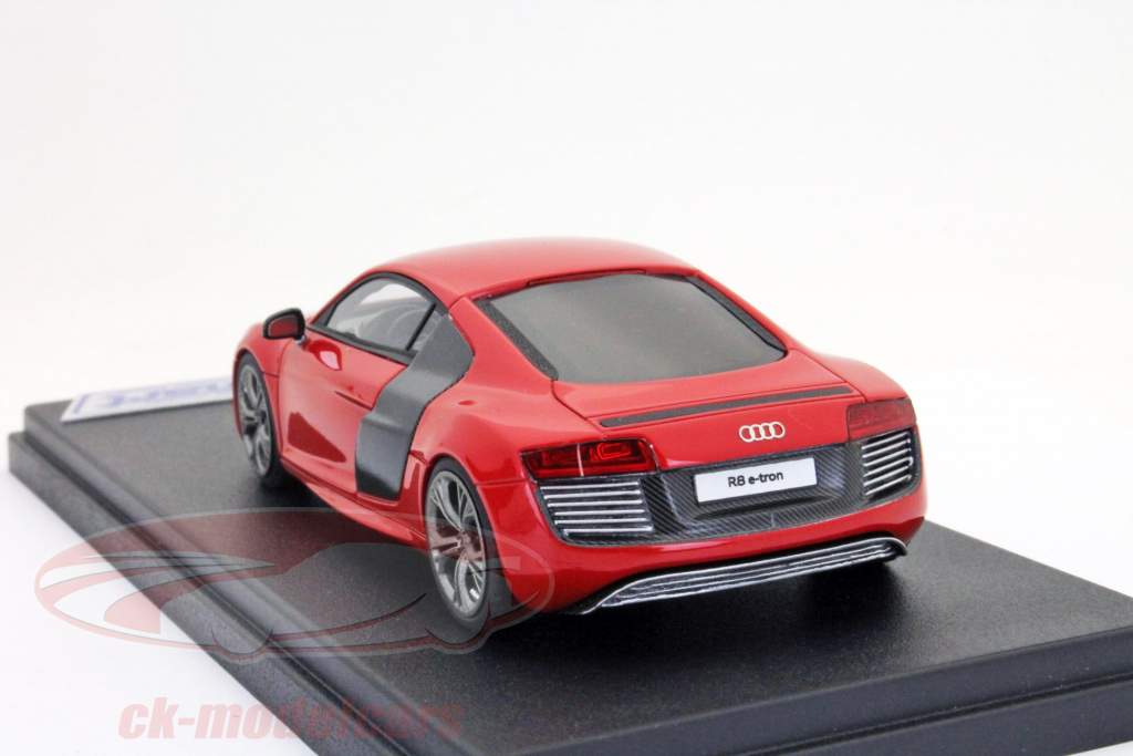 Audi R8 e-tron misano rot 1:43 LookSmart