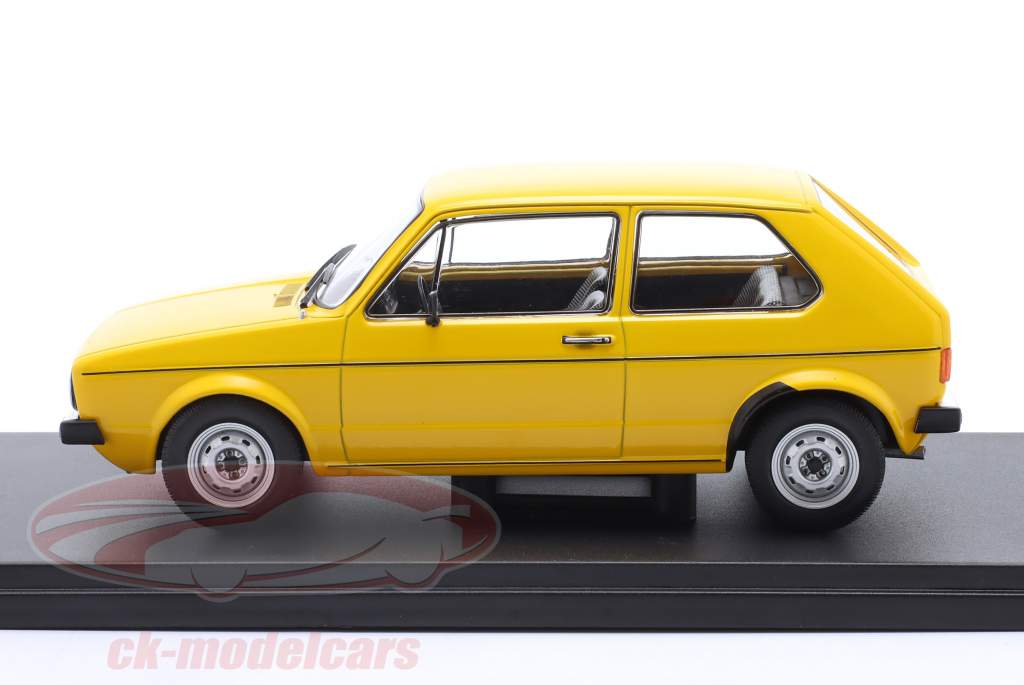Volkswagen VW Golf I Caribe yellow 1:24 Hachette