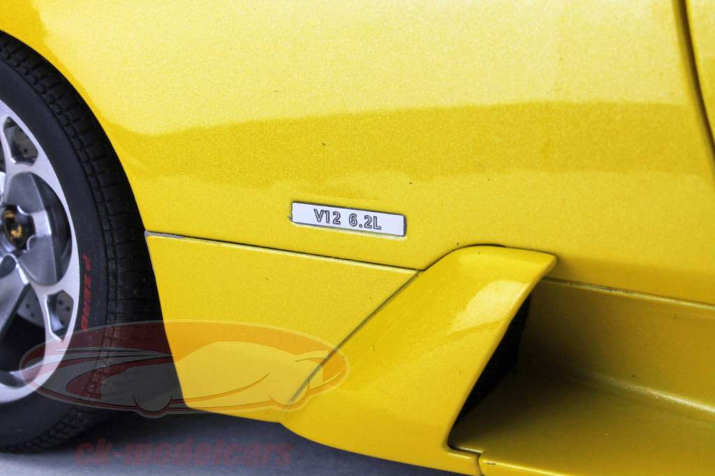 Lamborghini Murcielago Roadster желтый металлик 1:12 AUTOart