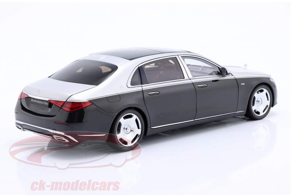 Mercedes-Benz Maybach S-Klasse (Z223) 2021 silber / schwarz 1:18 Almost Real