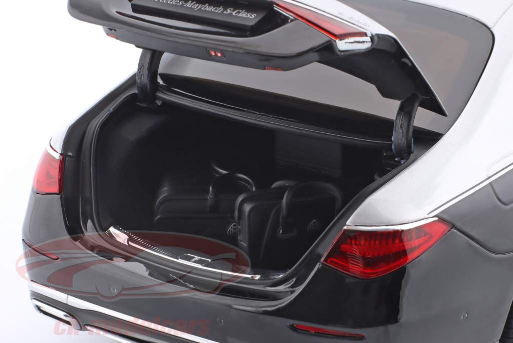 Mercedes-Benz Maybach S-Klasse (Z223) 2021 silber / schwarz 1:18 Almost Real