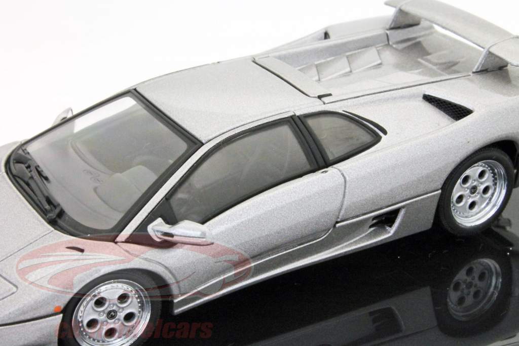 Lamborghini Diablo Coupe VT titanio argento 1:43 AUTOart