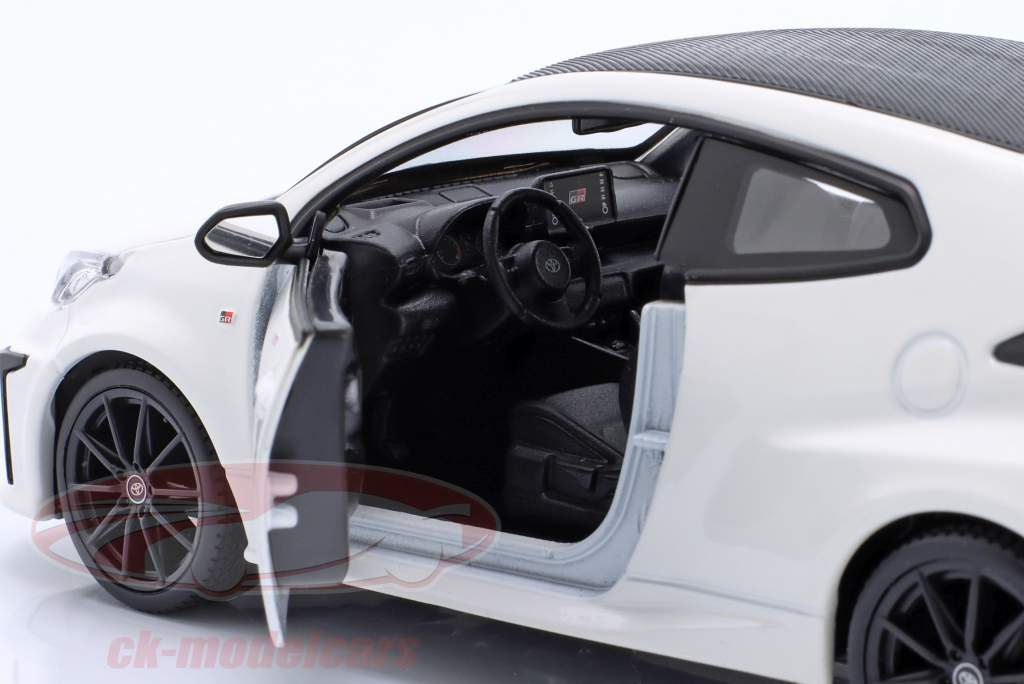 Toyota GR Yaris Baujahr 2021 weiß 1:24 Maisto