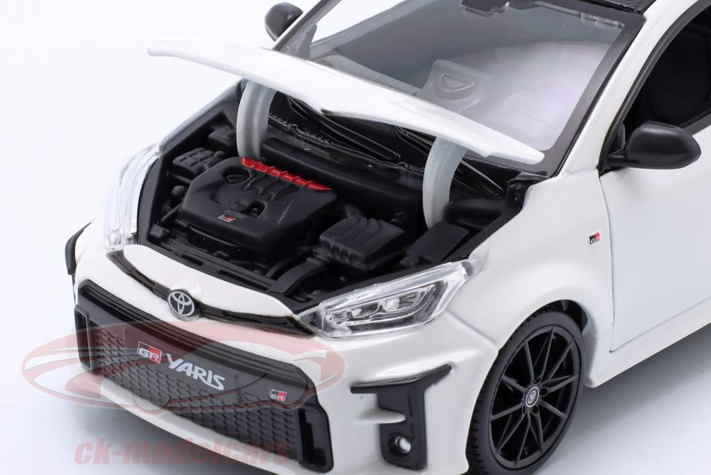 Toyota GR Yaris Baujahr 2021 weiß 1:24 Maisto