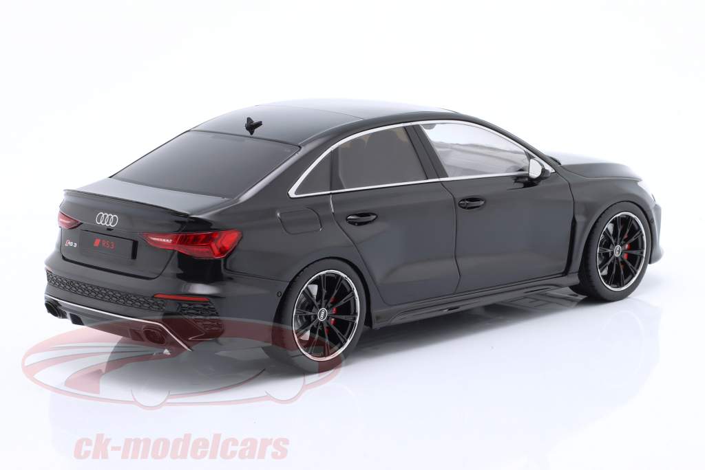 Audi RS3 (8Y) Limousine Bouwjaar 2022 zwart 1:18 Ixo