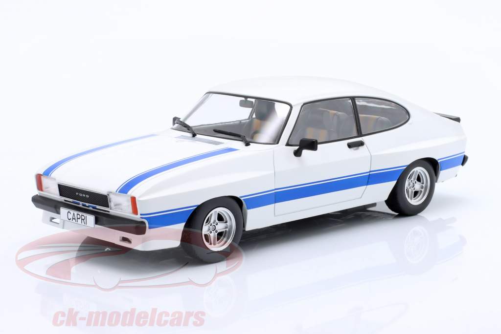 Ford Capri MK2 X-Pack Bouwjaar 1975 wit / blauw 1:18 ModelCar Group