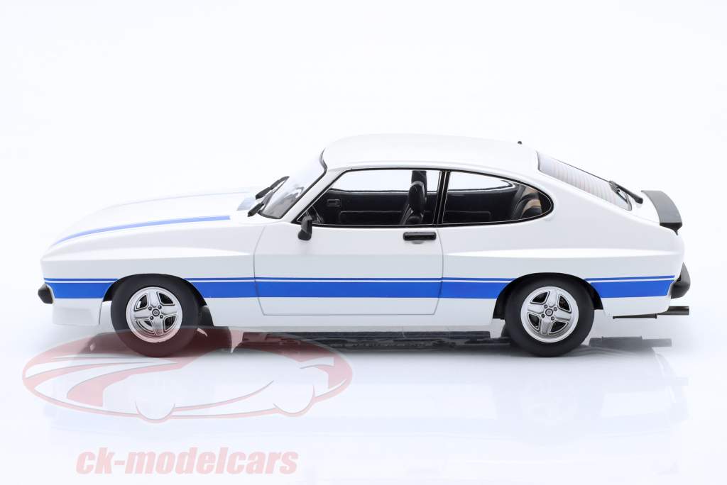 Ford Capri MK2 X-Pack Bouwjaar 1975 wit / blauw 1:18 ModelCar Group
