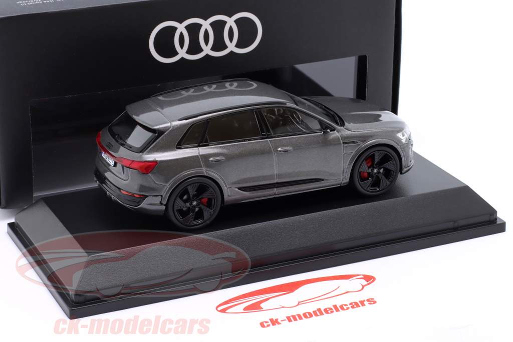 Spark 1:43 Audi Q8 e-tron 建設年 2023 クロノスグレー