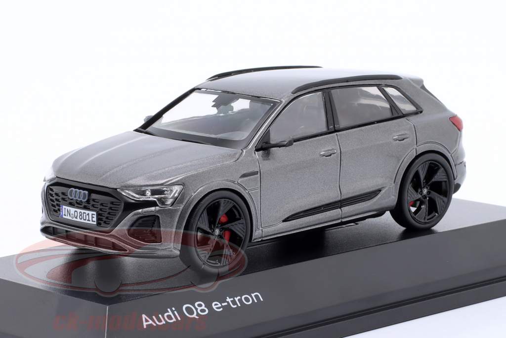 Spark 1:43 Audi Q8 e-tron 建設年 2023 クロノスグレー