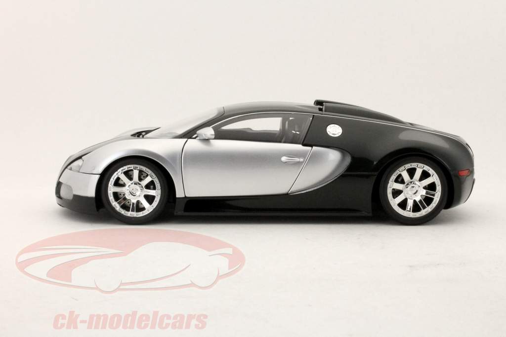 Bugatti Veyron L'Edition Centenaire gebouwd 2009 chroom - groen 1:18 Minichamps