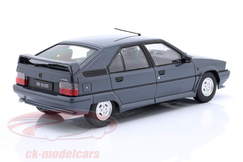 Citroen BX GTI 建设年份 1990 深灰色 金属的 1:18 Triple9
