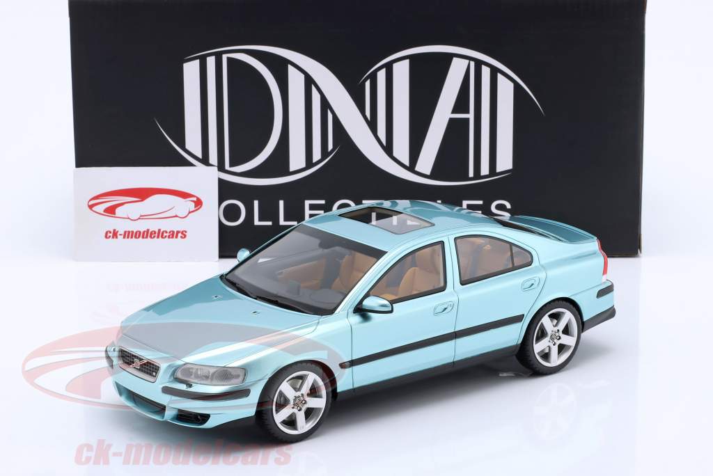 Volvo S60 R Ano de construção 2003 luz verde 1:18 DNA Collectibles
