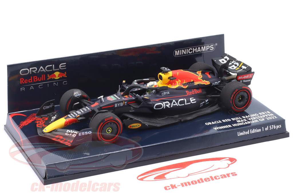 M. Verstappen Red Bull RB18 #1 gagnant Hongrie GP formule 1 Champion du monde 2022 1:43 Minichamps
