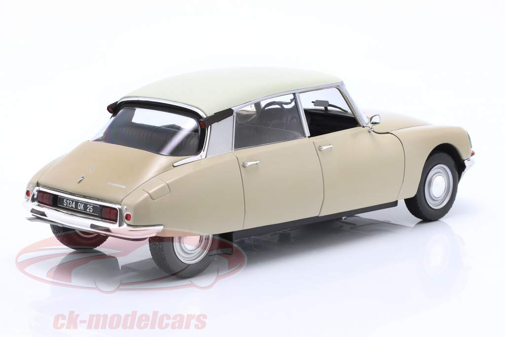 Citroen D Special Année de construction 1972 beige 1:18 Solido