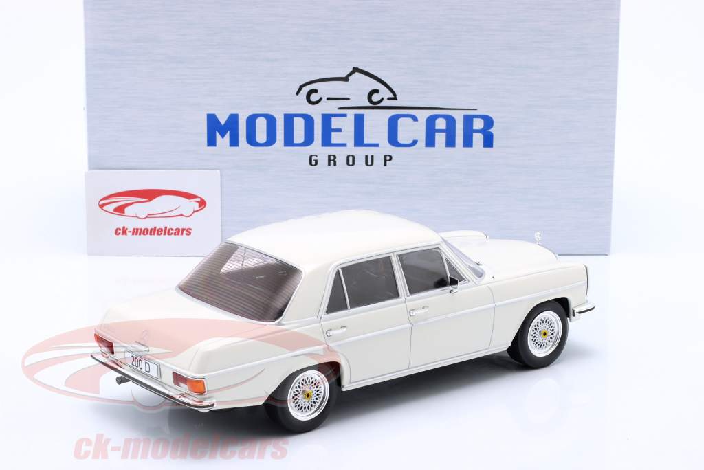 Mercedes-Benz 200 D (W115) Baujahr 1968 weiß 1:18 ModelCar Group