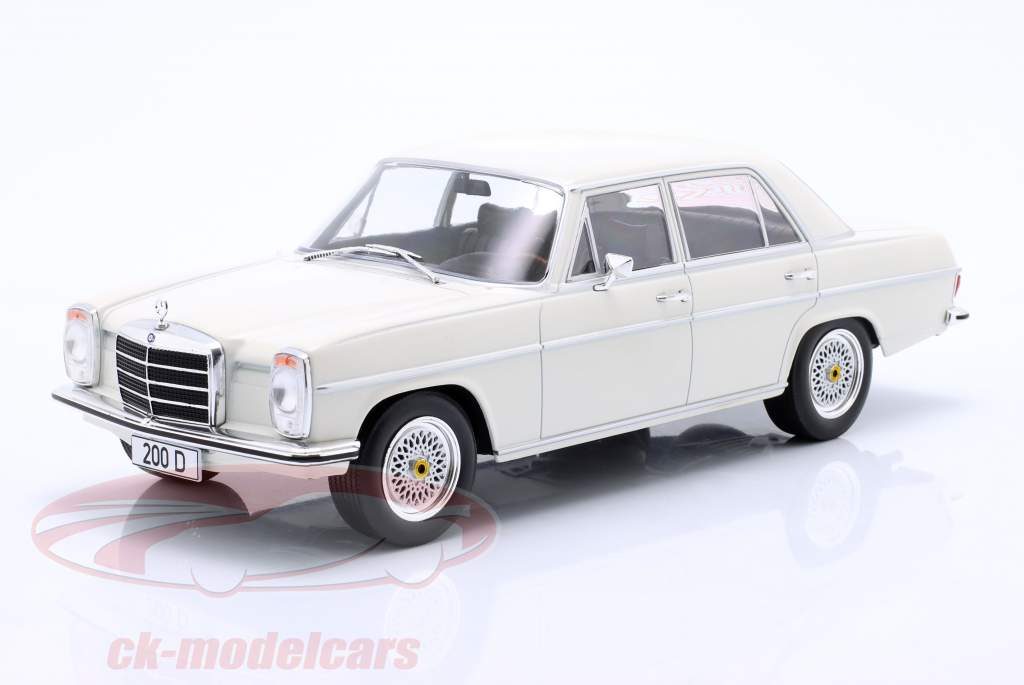 Mercedes-Benz 200 D (W115) Baujahr 1968 weiß 1:18 ModelCar Group