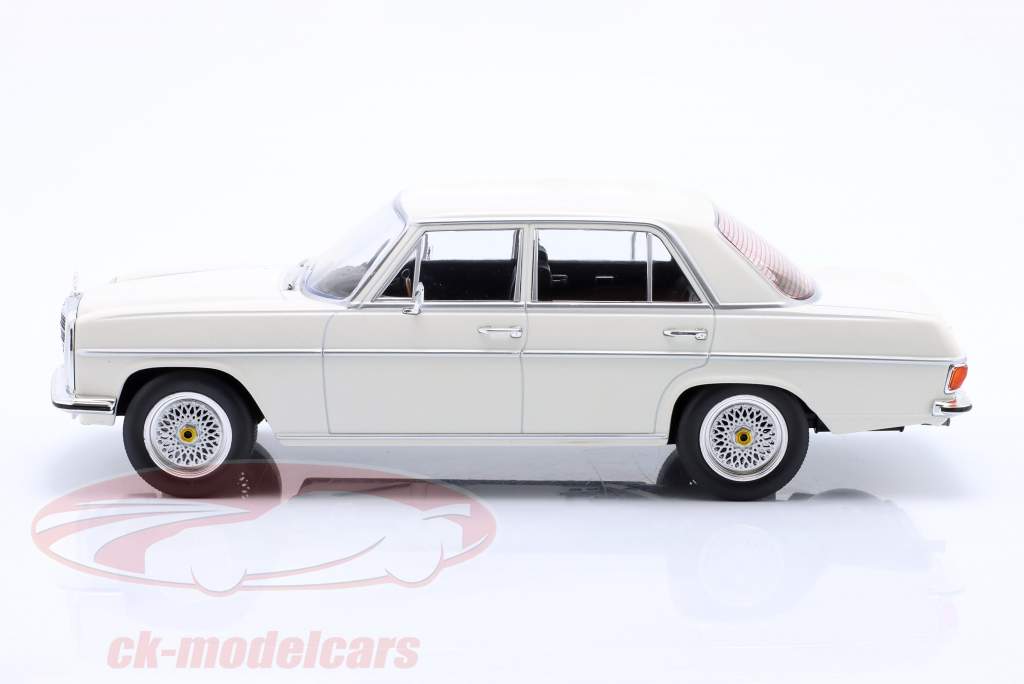 Mercedes-Benz 200 D (W115) Baujahr 1968 weiß 1:18 ModelCar Group