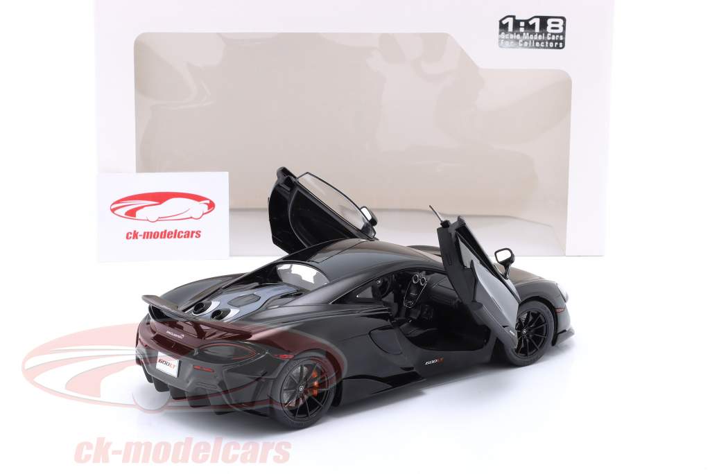 McLaren 600LT Coupe Byggeår 2018 sort 1:18 Solido