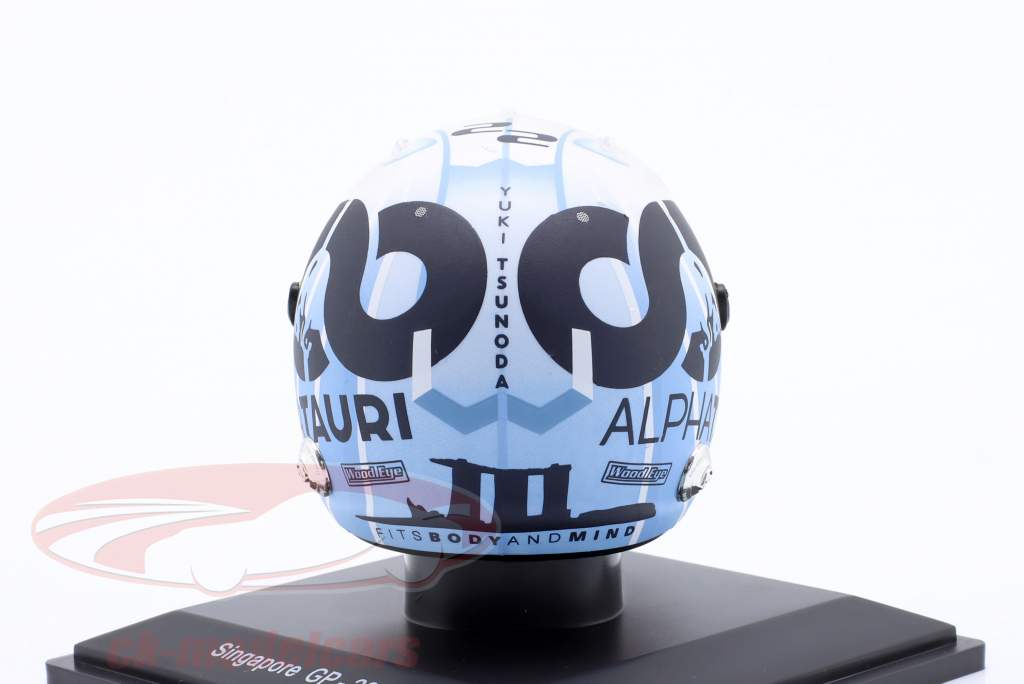 Yuki Tsunoda #22 Scuderia AlphaTauri Singapur GP Formel 1 2023 Helm 1:5 Spark