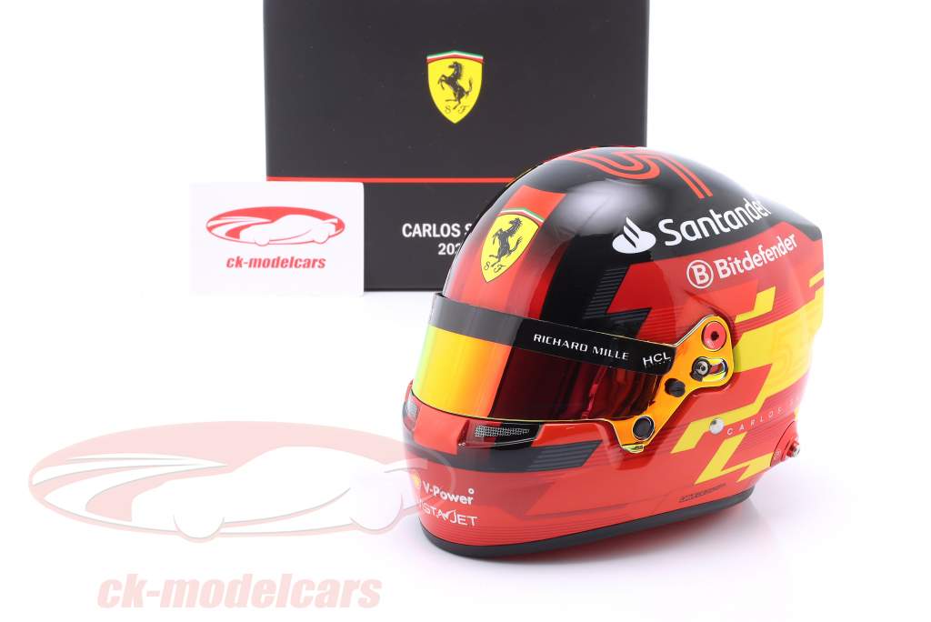 Carlos Sainz #55 Scuderia Ferrari Formel 1 2024 Helm 1:2 Bell