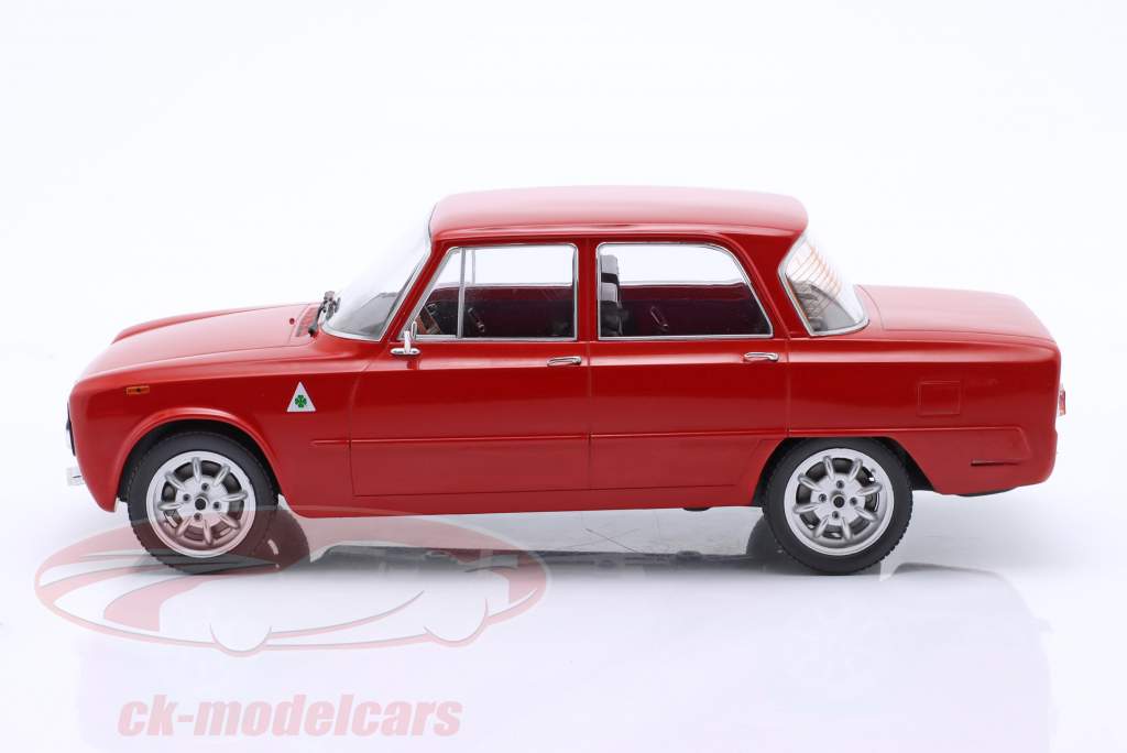 Alfa Romeo Giulia Nuova Super Baujahr 1974 rot 1:18 ModelCar Group