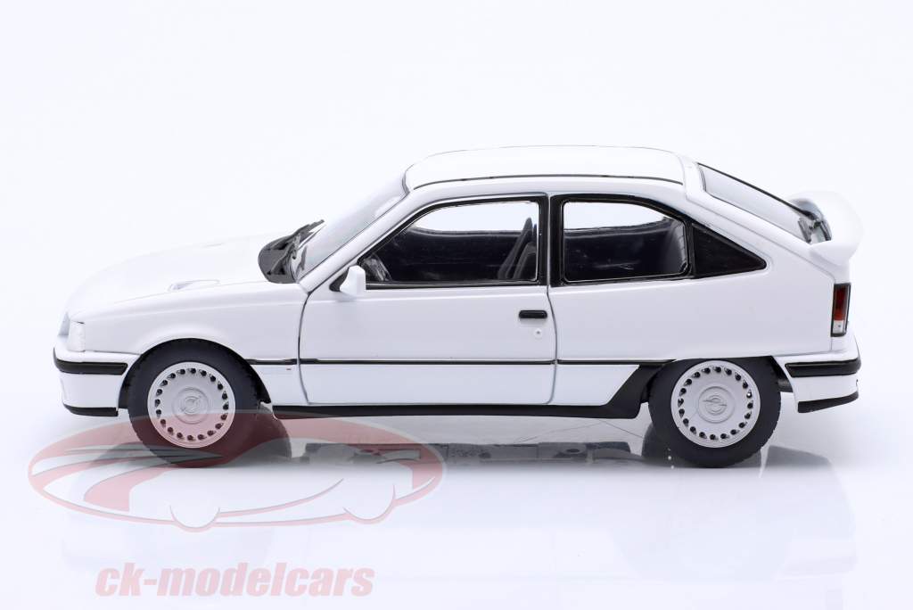 Opel Kadett E GSI Baujahr 1985 weiß 1:24 WhiteBox