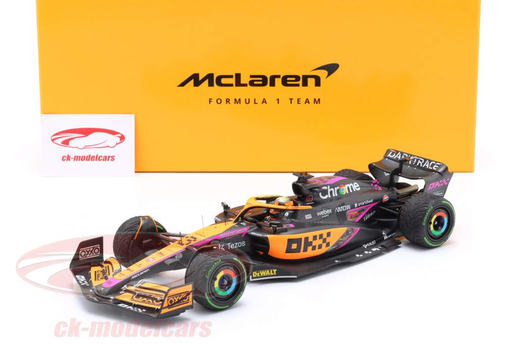 D. Ricciardo McLaren MCL36 #3 5 Singapore GP formel 1 2022 1:18 Minichamps