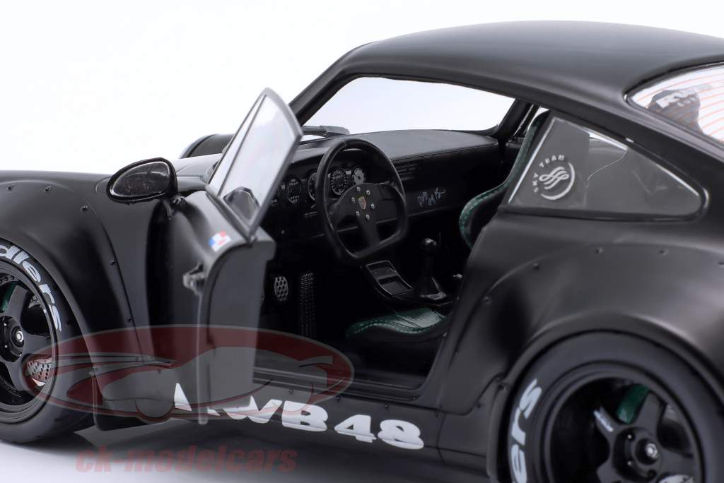 Porsche 911 (964) RWB Rauh-Welt Darth Vader 2016 kedelig sort 1:18 Solido