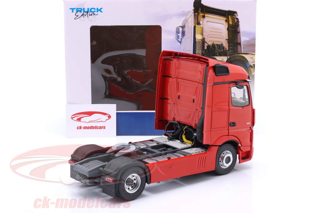 Mercedes-Benz Actros SZM Byggeår 2019 lava rød 1:24 Solido