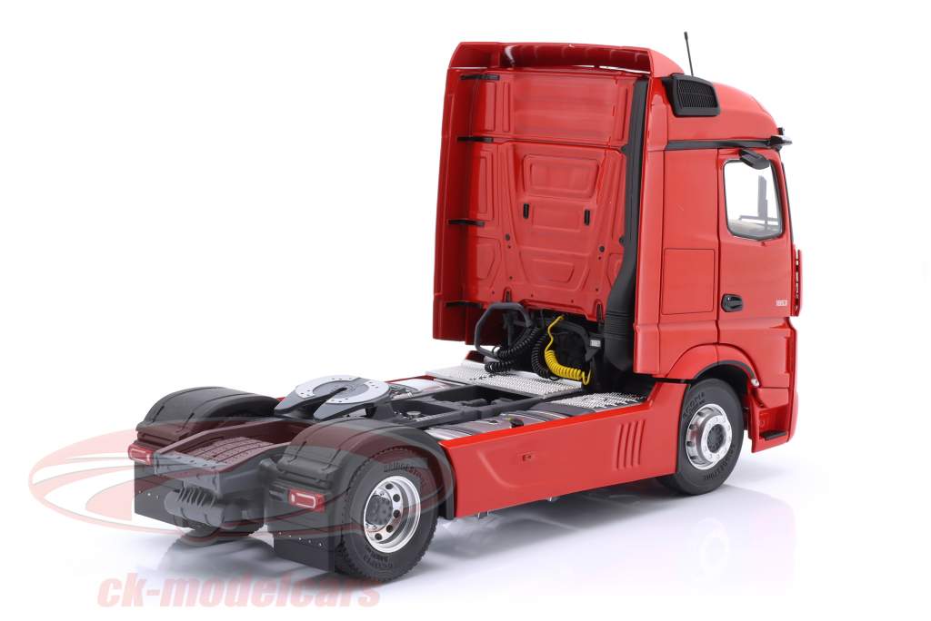 Mercedes-Benz Actros SZM Byggeår 2019 lava rød 1:24 Solido