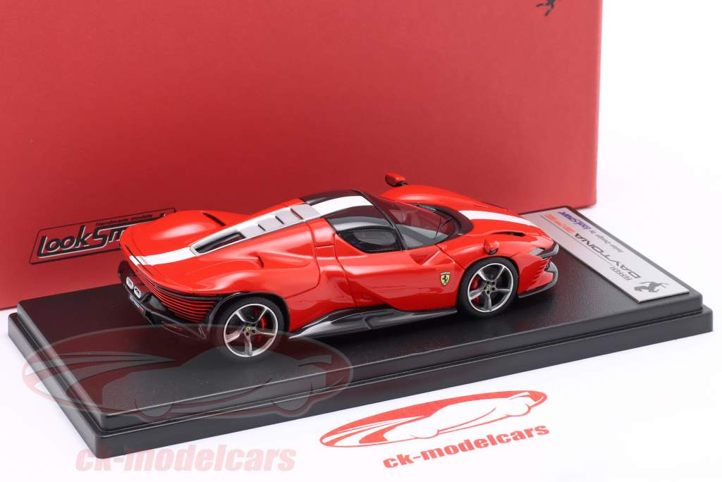 Ferrari Daytona SP3 Closed Top Byggeår 2022 Scuderia rød 1:43 LookSmart