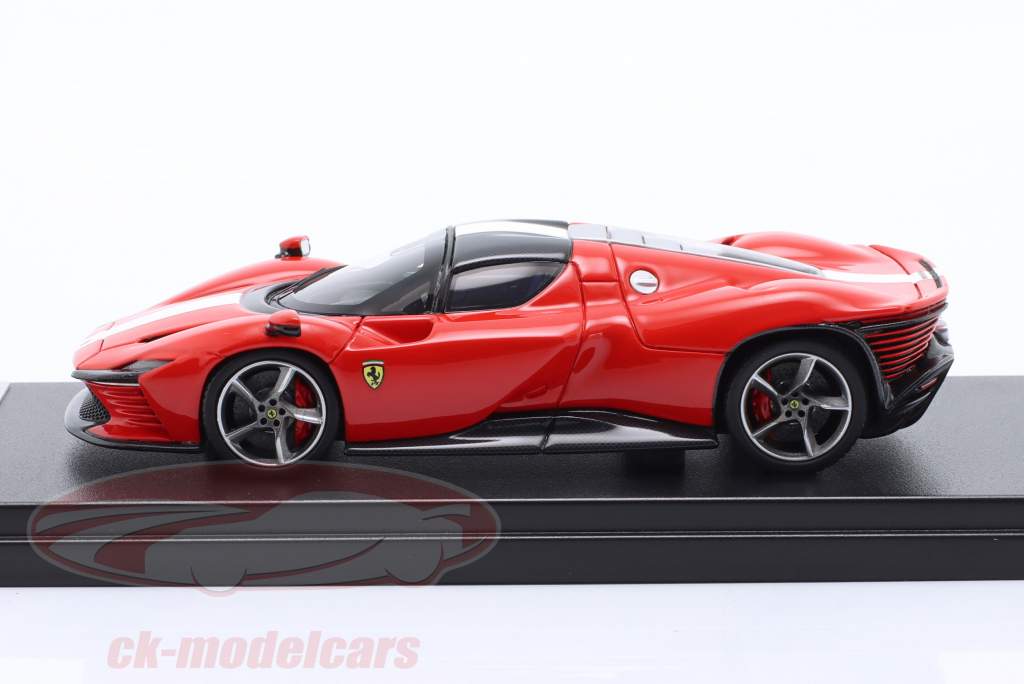 Ferrari Daytona SP3 Closed Top Byggeår 2022 Scuderia rød 1:43 LookSmart