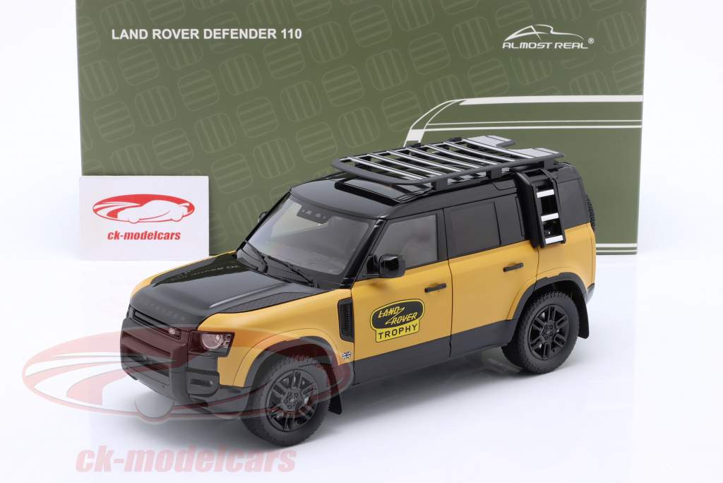 Land Rover Defender 110 Trofee editie 2022 geel / zwart 1:18 Almost Real