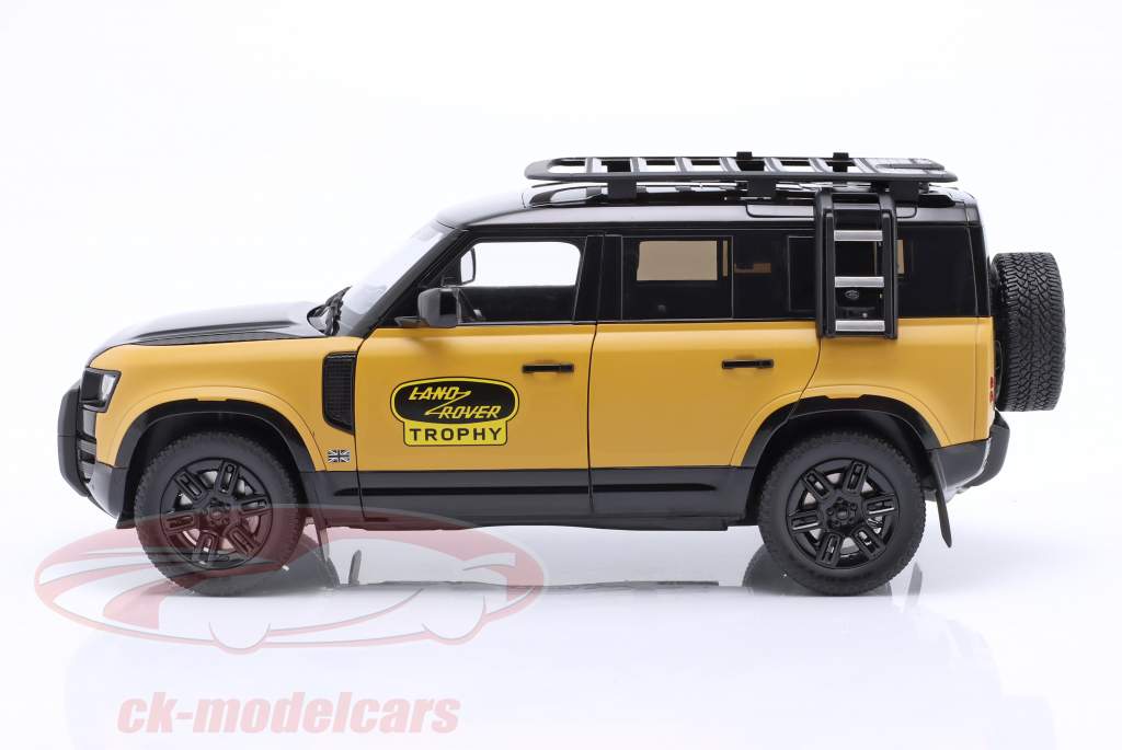 Land Rover Defender 110 Trophée édition 2022 jaune / noir 1:18 Almost Real