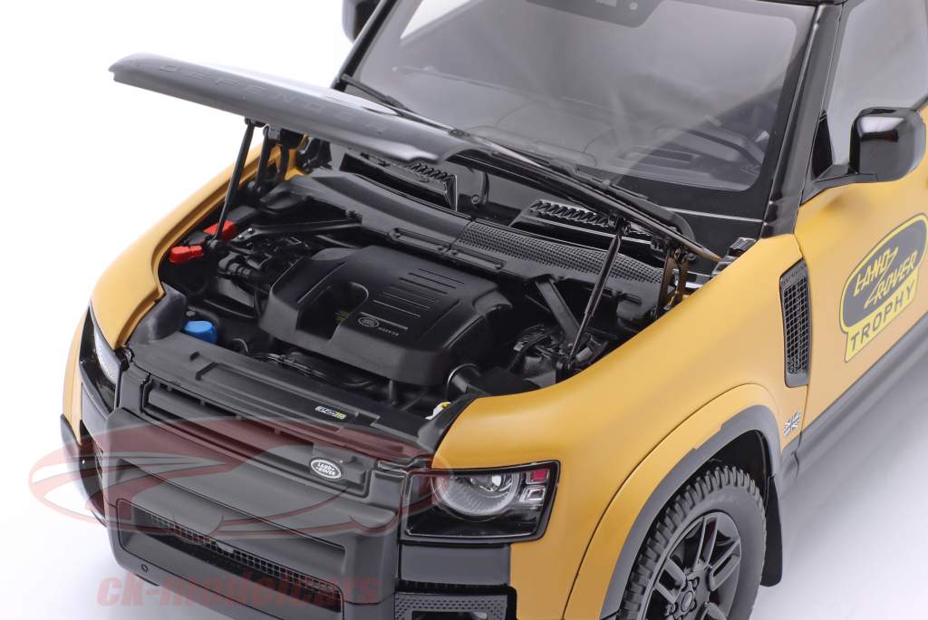 Land Rover Defender 110 Trofee editie 2022 geel / zwart 1:18 Almost Real