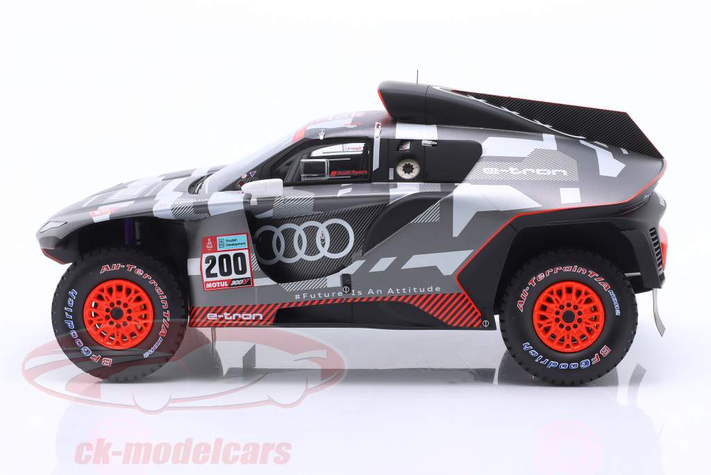 Audi RS Q e-tron #200 rally Dakar 2022 Peterhansel, Boulanger 1:18 Spark
