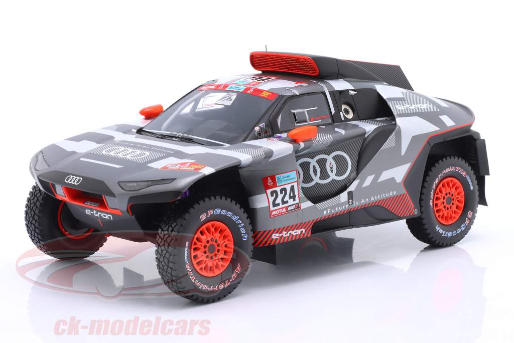 Audi RS Q e-tron #224 集会 达喀尔 2022 Ekström, Bergkvist 1:18 Spark